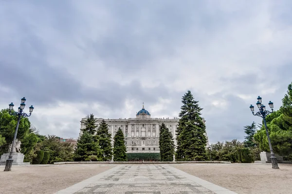 萨巴蒂尼花园 萨巴蒂尼 开放给公众由国王胡安卡洛斯 在1978年为荣誉对意大利建筑师弗朗西斯萨巴蒂尼 是皇家宫殿的一部分在马德里 西班牙 — 图库照片