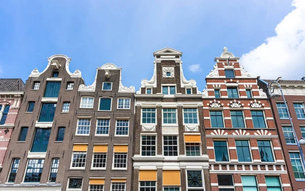Типичные Фасады Старых Домов Амстердаме Нидерланды — стоковое фото
