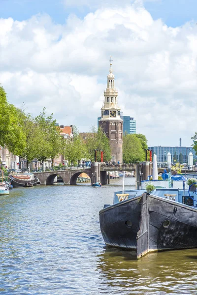 Amsterdam Países Bajos Junio 2013 Torre Montelbaanstoren Canal Oudeschans Ámsterdam — Foto de Stock