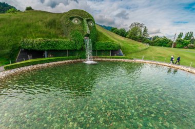 Innsbruck, Avusturya - 3 Haziran 2016: Swarovski Kristallweltem en Wattens, ubicado en los alredores de Innsbruck, Avusturya.