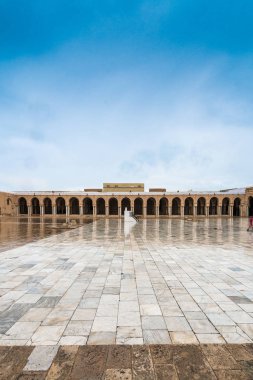 Kayravan, Tn - 16 Şubat 2017: Ulu Cami, olarak da bilinen Uqba Camii, Tunus, Unesco Dünya Mirası Kent Kayravan içinde yer alan en önemli camilerinden olan.