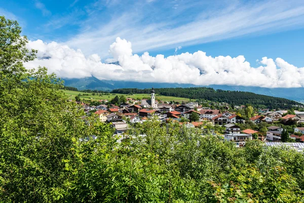 奥地利因斯布鲁克附近的 Gotzens 村 — 图库照片