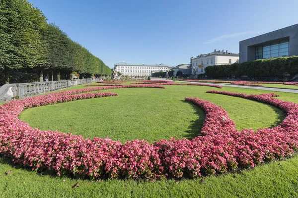 Jardim Mirabell (Mirabellgarten) em Salzburgo, Áustria — Fotografia de Stock