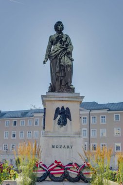 Mozart heykel Mozart Meydanı (Mozartplatz) Salzburg, Avusturya