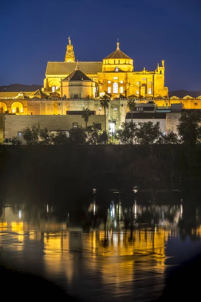 Guadalquivir river in Cordoba, Andalusia, Spain. — Stock Photo, Image