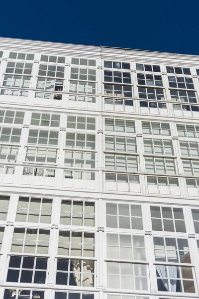 Ventanas de madera en Ávila, Galicia, España . — Foto de Stock