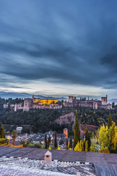 L'Alhambra a Granada, Andalusia, Spagna . — Foto Stock