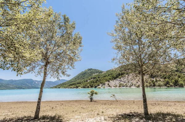 Mediano reservoir op Huesca, Spanje — Stockfoto