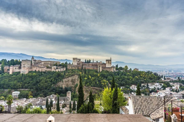 L'Alhambra a Granada, Andalusia, Spagna . — Foto Stock