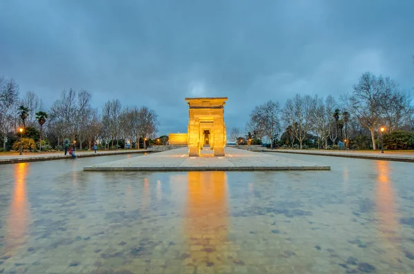 O Templo de Debod em Madrid, Espanha. — Fotografia de Stock