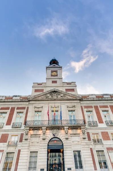 在马德里，西班牙建筑真正 Casa de Correos. — 图库照片