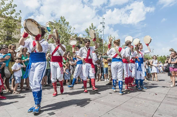 Cercavila performance dentro Vilafranca del Penedes Festa Major — Fotografia de Stock