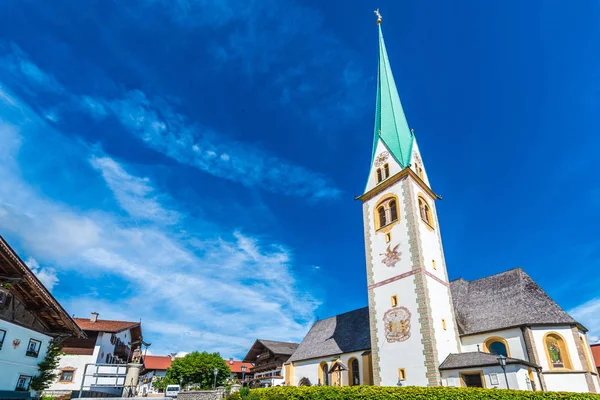 Mutters vesnici nedaleko Innsbrucku, Rakousko — Stock fotografie