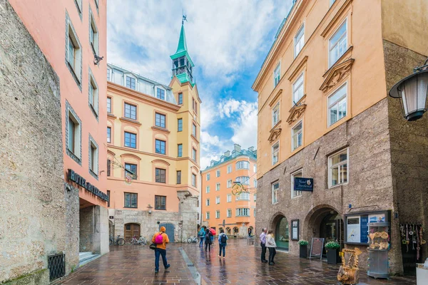 Obchodní ulice v Innsbrucku, Rakousko — Stock fotografie