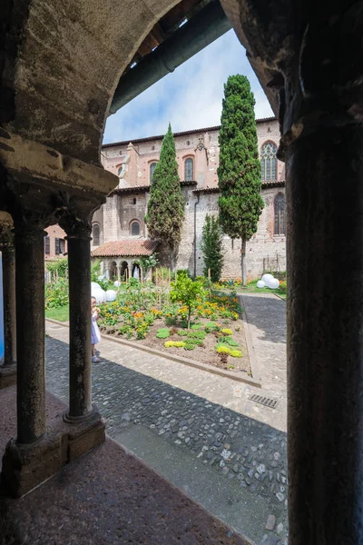 Saint Salvi cloisteren i Albi, France — Stockfoto