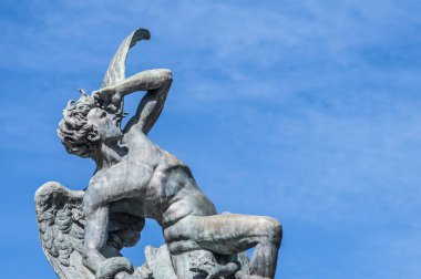 Madrid, İspanya düşmüş melek Çeşmesi.