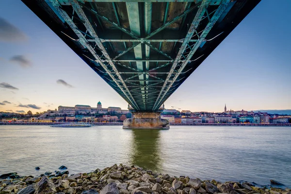 Ponte da Cadeia Szechenyi em Budapeste, Hungria . — Fotografia de Stock