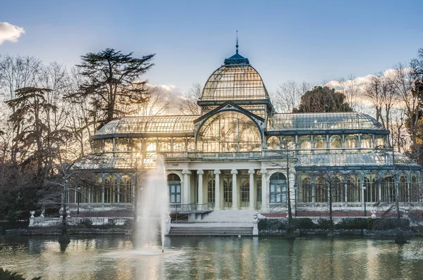 Crystal Palace v parku Retiro v Madridu, Španělsko. — Stock fotografie