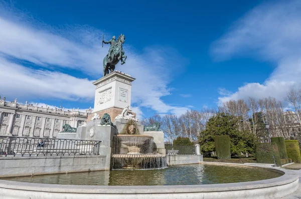 Monumento a Filipe IV em Madrid, Espanha . — Fotografia de Stock