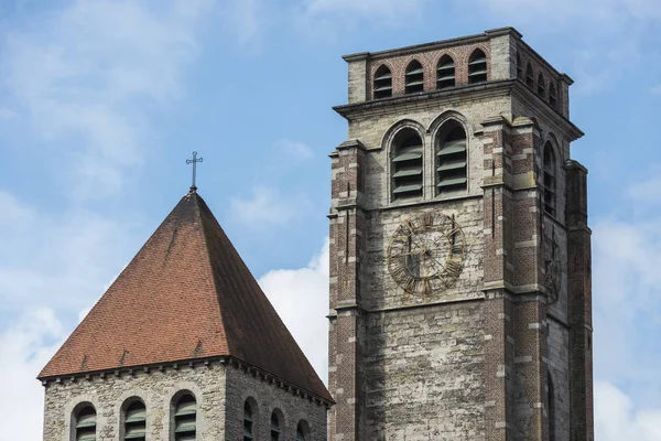 Saint brise kirche in tournai, belgien — Stockfoto