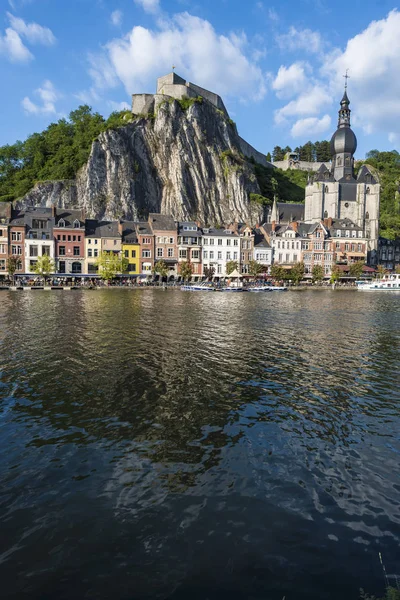 Kyrkan i Notre-Dame i Dinant, Belgium — Stockfoto