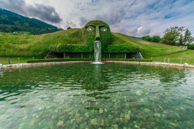 Innsbruck, Avusturya - 3 Haziran 2016: Swarovski Kristallweltem en Wattens, ubicado en los alredores de Innsbruck, Avusturya.