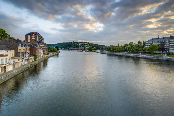 Nehir Meuse aracılığıyla Namur, Belçika — Stok fotoğraf