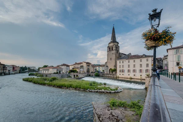 Kirche der Heiligen Girons, Südfrankreich. — Stockfoto