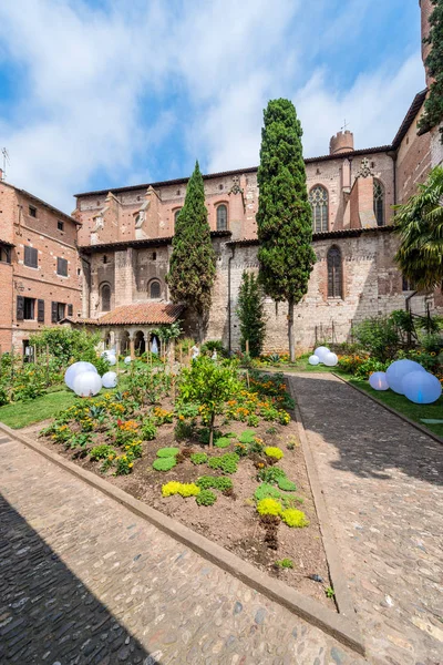 Saint Salvi cloisteren i Albi, France — Stockfoto