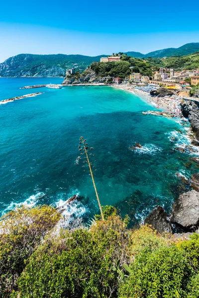 Indústria metalúrgica em Cinque Terre, Liguria, Italia . — Fotografia de Stock