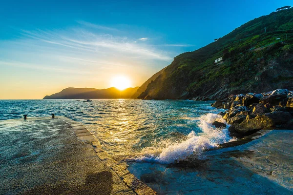 Vernazza in cinque terre, ligurien, italien. — Stockfoto