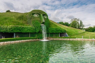 Innsbruck, Avusturya - 3 Haziran 2016: Swarovski Kristallweltem en Wattens, ubicado en los alredores de Innsbruck, Avusturya.
