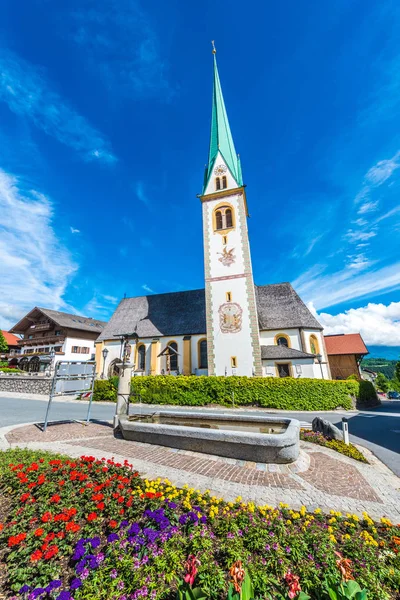 Mutterlandsby nær Innsbruck, Østerrike – stockfoto