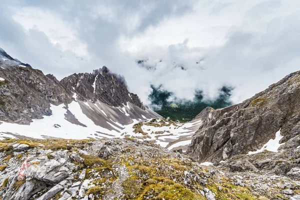 Traditionellt berg och ski området i Innsbruck, Österrike. — Stockfoto