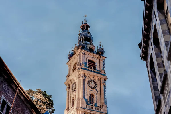 Klockstapeln i mons i Belgien. — Stockfoto