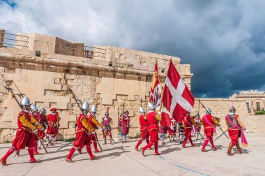 içinde Guardia törende st. jonh's cavalier, birgu, malta.