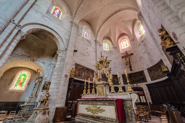 ロデズ、フランスでサン アマン教会 — ストック写真