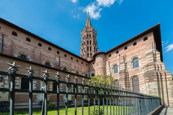 Basilikan of St Sernin i Toulouse, Frankrike. — Stockfoto