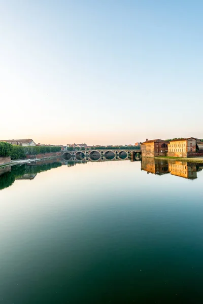 Pont Neuf v Toulouse, Francie. — Stock fotografie