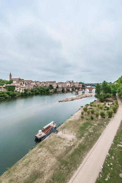 Tarn river in albi, frankreich — Stockfoto