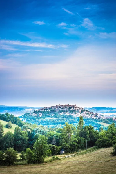 Cordes-sur-ciel, südfrankreich. — Stockfoto