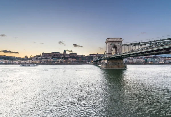 匈牙利布达佩斯Szechenyi链大桥. — 图库照片