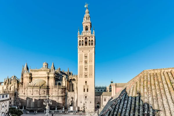 Giralda in de stad Sevilla in Andalusië, Spanje. — Stockfoto