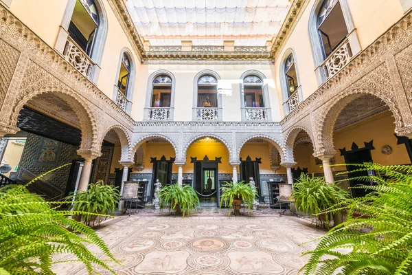 O palácio da Condessa de Lebrija, em Sevilha, Espanha . — Fotografia de Stock
