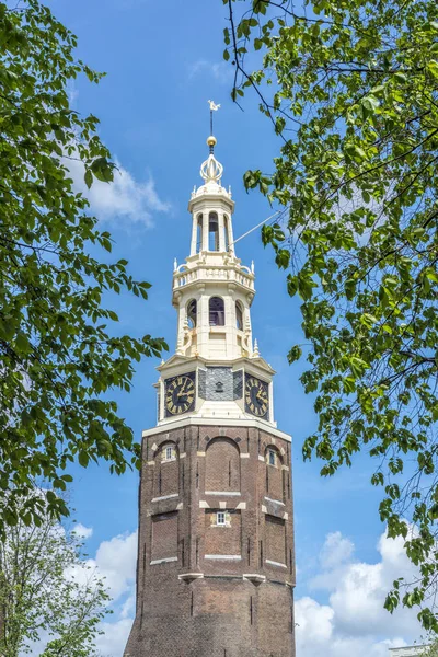 Torre Montelbaanstoren em Amsterdã, Países Baixos . — Fotografia de Stock