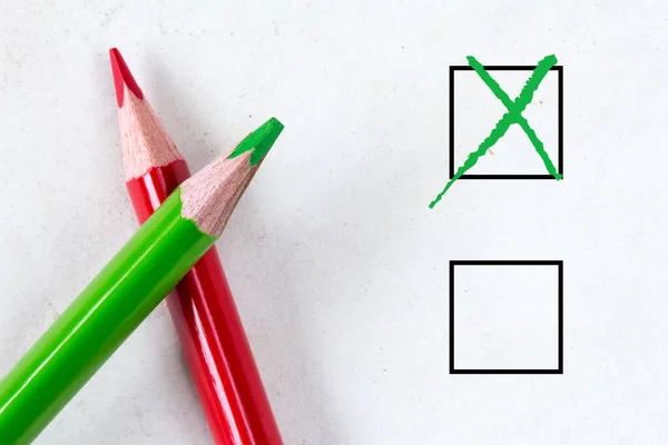 Green Red Pencils Marking Checkbox Concept Customer Satisfaction Survey Education — Stock Photo, Image