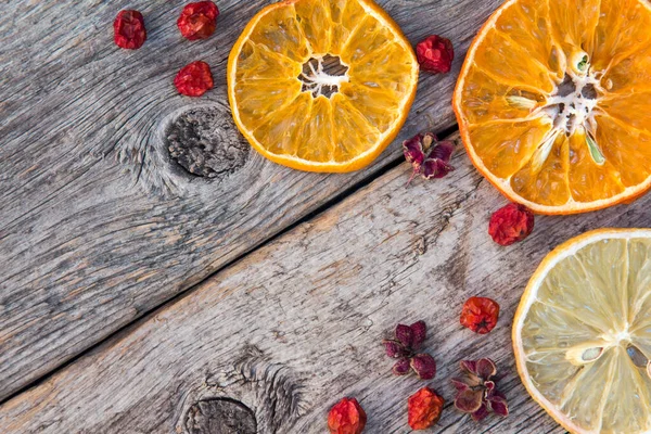 Frutas Secas Naranja Limón Sobre Fondo Madera —  Fotos de Stock