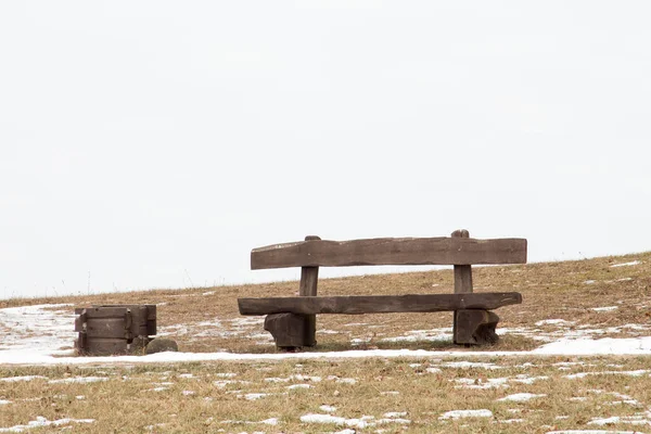 Wooden Bench Trash Can Park Winter Time — Stock Photo, Image
