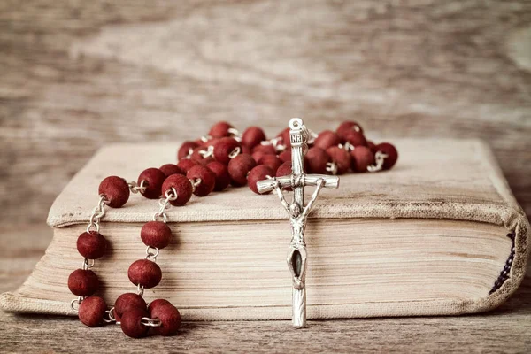 Close Prayer Book Rosary Wooden Background — Stock Photo, Image