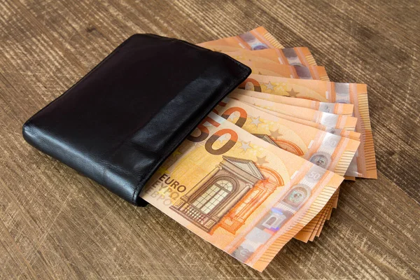 Dinheiro Carteira Couro Preto Fundo Madeira — Fotografia de Stock